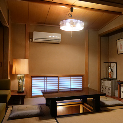 Purely Japanese style tea room

